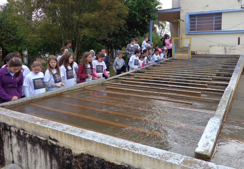 Alunos visitam a Estação de Tratamento de Efluentes da empresa Borrachas VIPAL